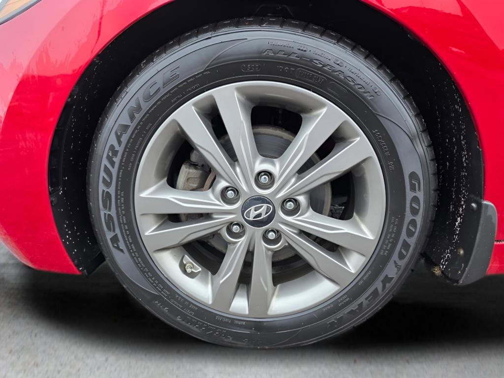 Used 2017 Hyundai Elantra SE image 11