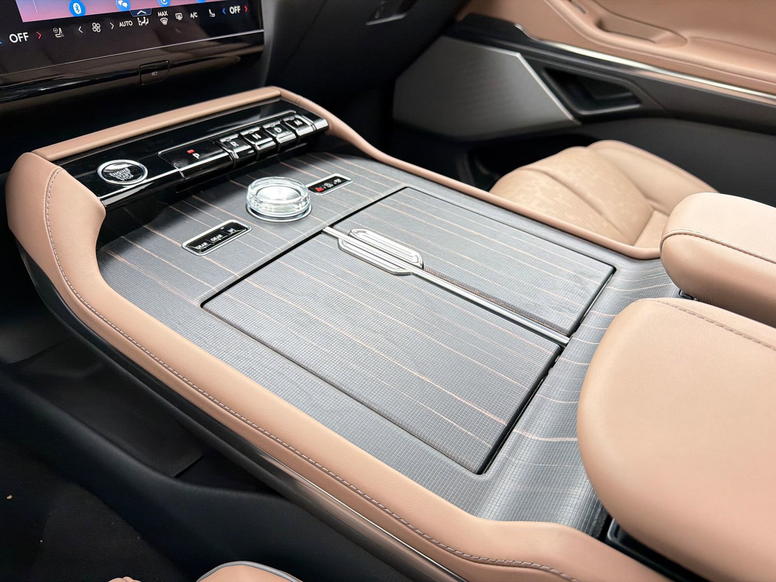 New 2026 Lincoln Navigator L Black Label AWD/4WD image 32