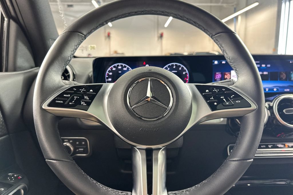 Certified 2026 Mercedes-Benz GLB 250 4MATIC image 28