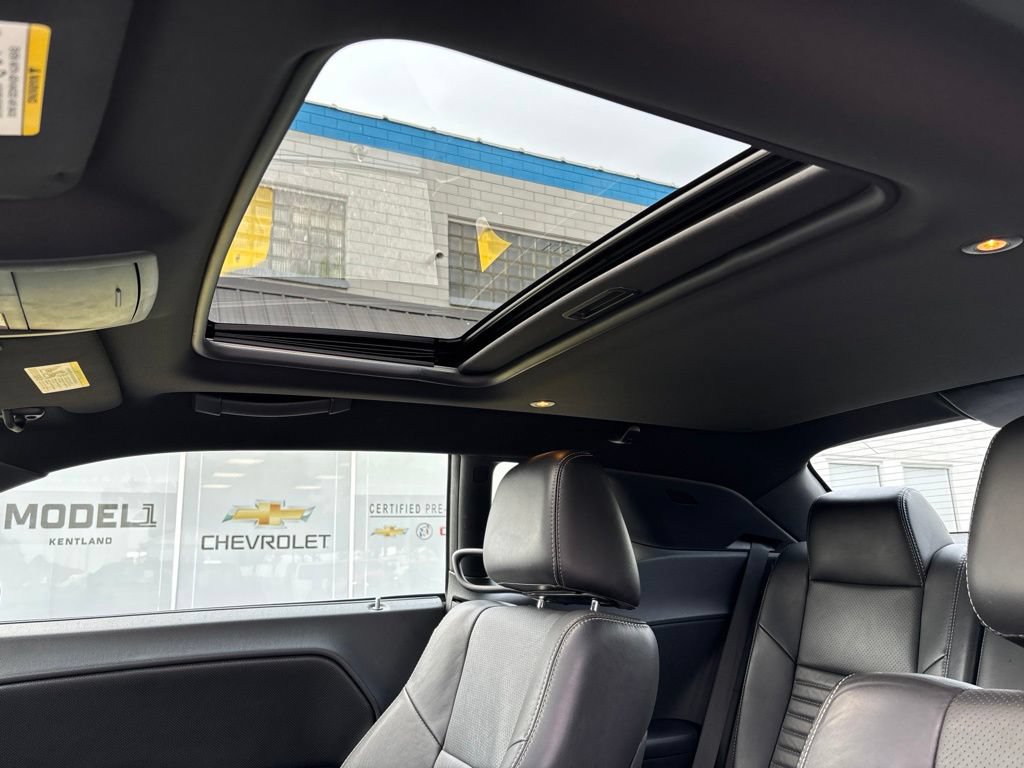 Used 2014 Dodge Challenger SXT Plus RWD image 16