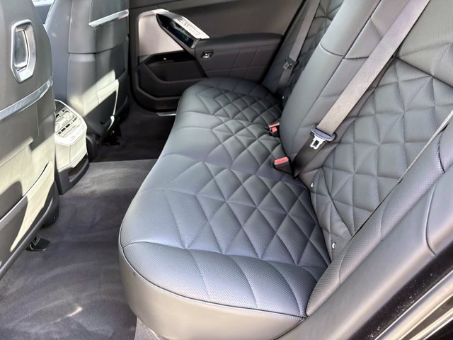 Used 2026 BMW 740i RWD image 12