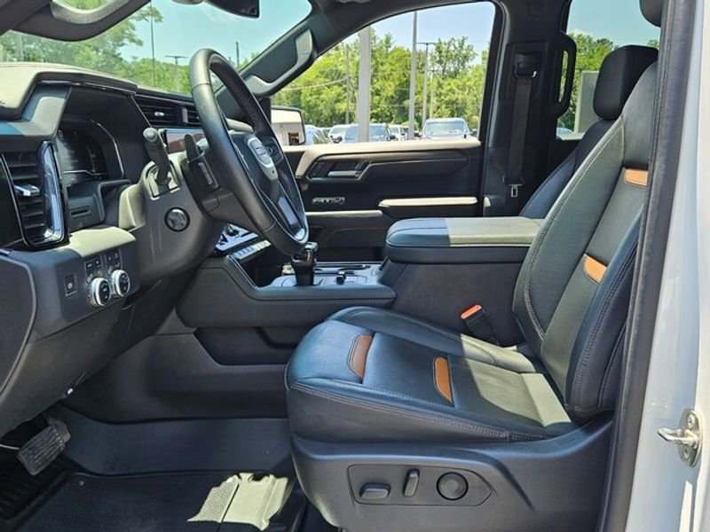 Used 2024 GMC Sierra 1500 AT4 w/ AT4 Preferred Package image 6
