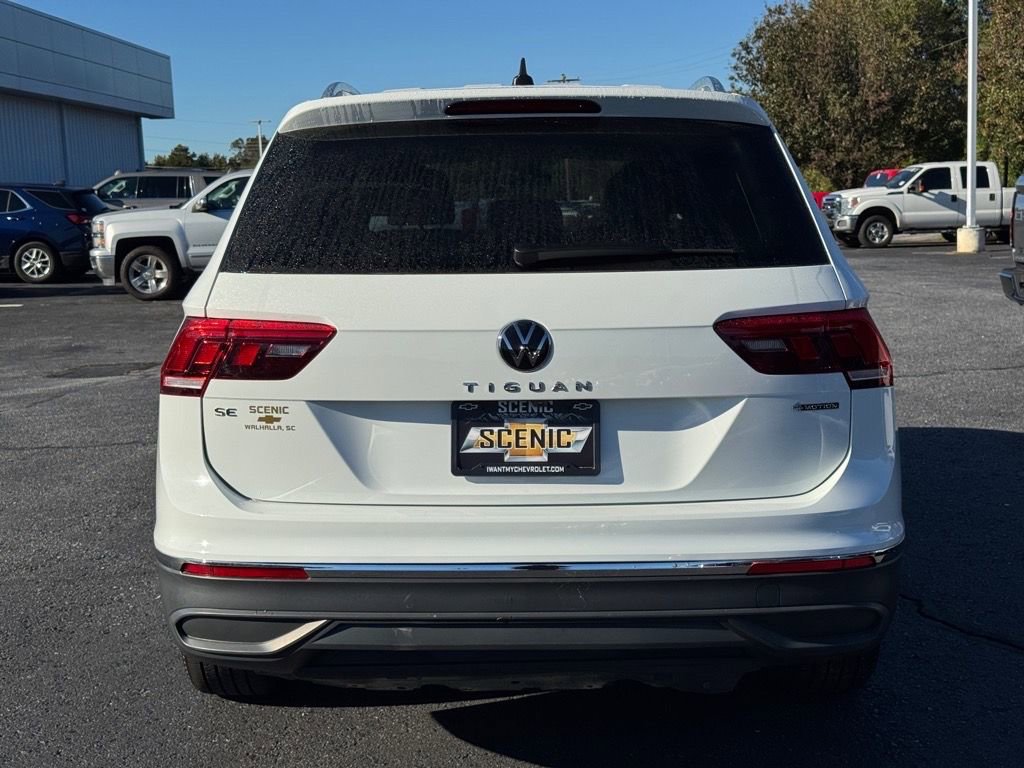 Used 2024 Volkswagen Tiguan SE image 4