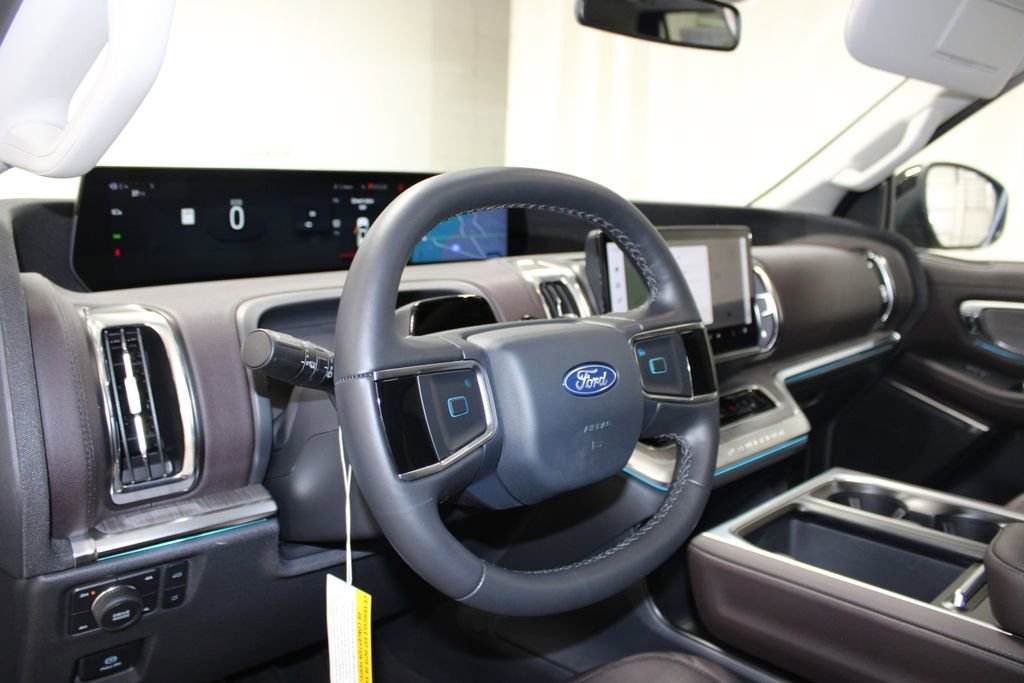 New 2026 Ford Expedition Platinum image 17