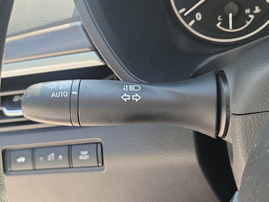 Used 2025 Nissan Altima 2.5 SV FWD image 24