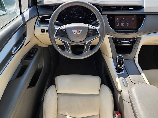 Used 2017 Cadillac XT5 Luxury w/ Driver Awareness Package image 11