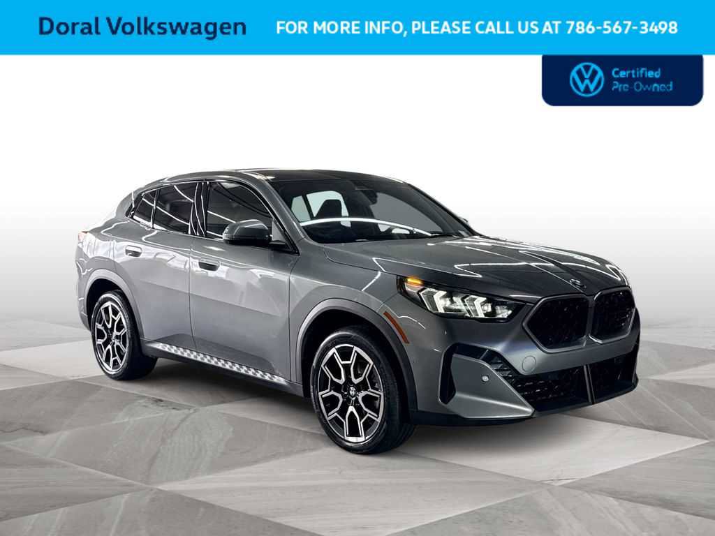 Used 2025 BMW X2 xDrive28i image 2
