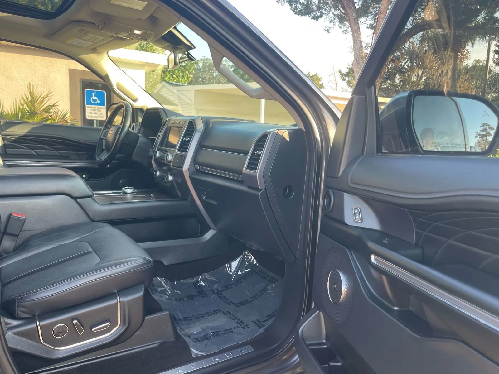 Used 2019 Ford Expedition Platinum image 8