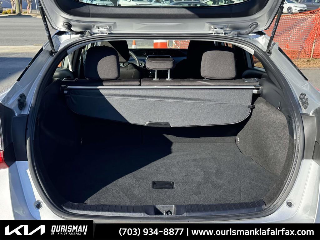 Used 2022 Toyota Prius LE image 13