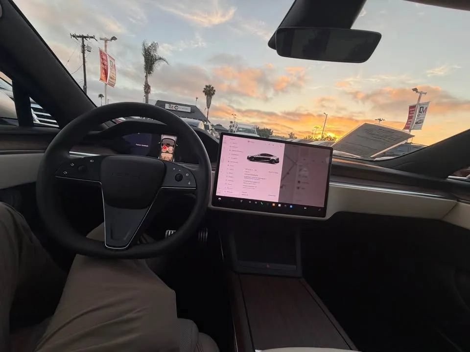 Used 2025 Tesla Model S AWD/4WD image 9