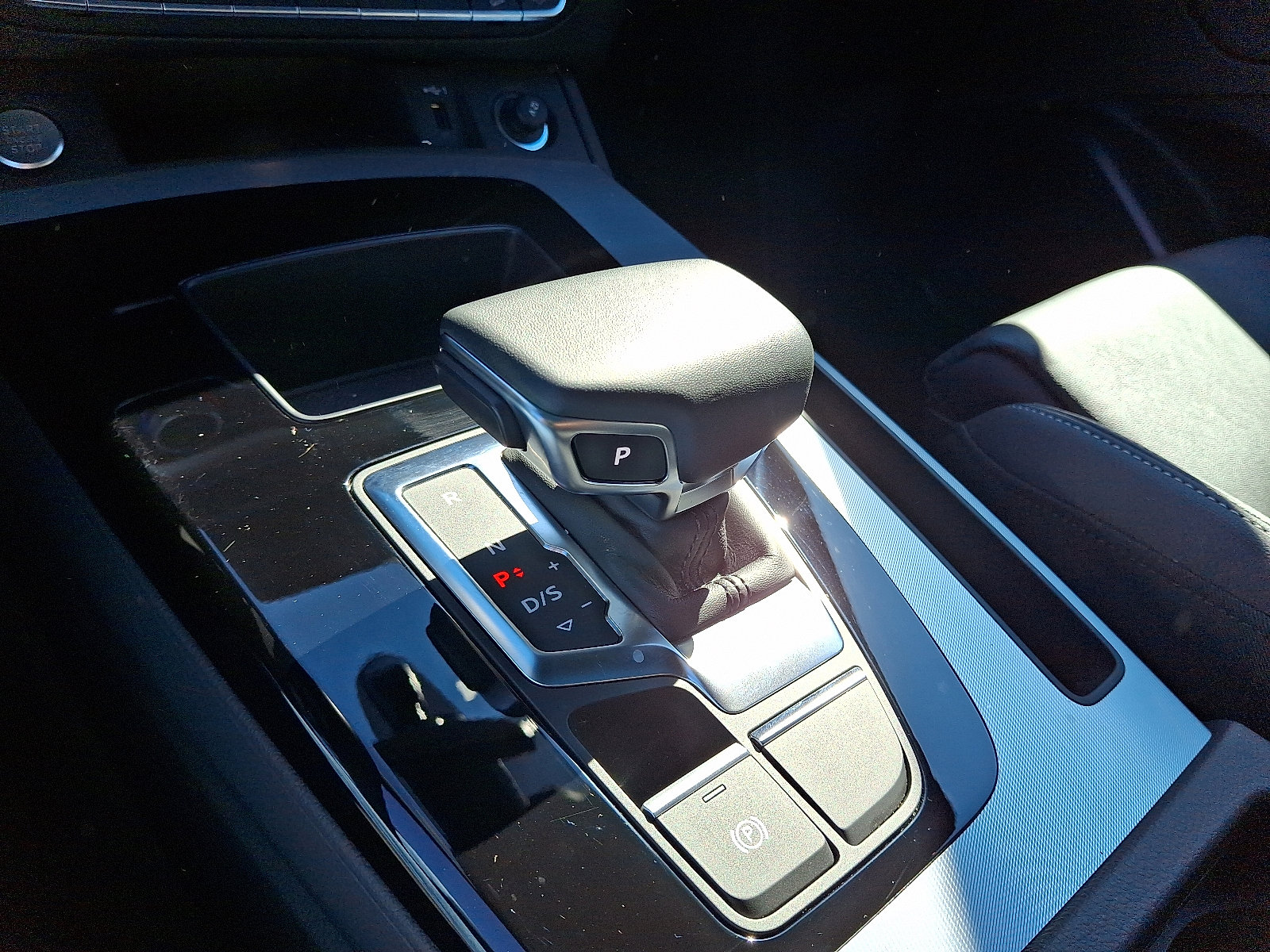 Used 2025 Audi Q5 2.0T Premium w/ Convenience Plus Package image 16