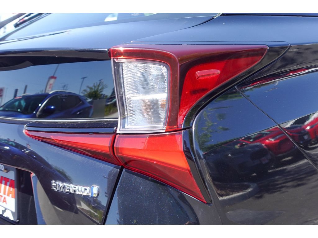 Certified 2022 Toyota Prius LE FWD image 6