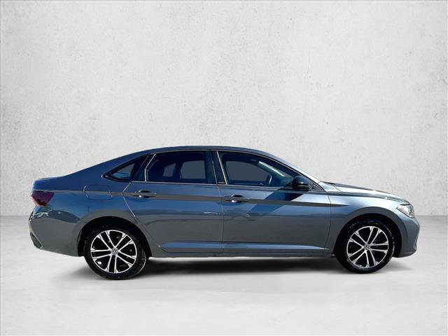 Used 2024 Volkswagen Jetta Sport FWD image 5