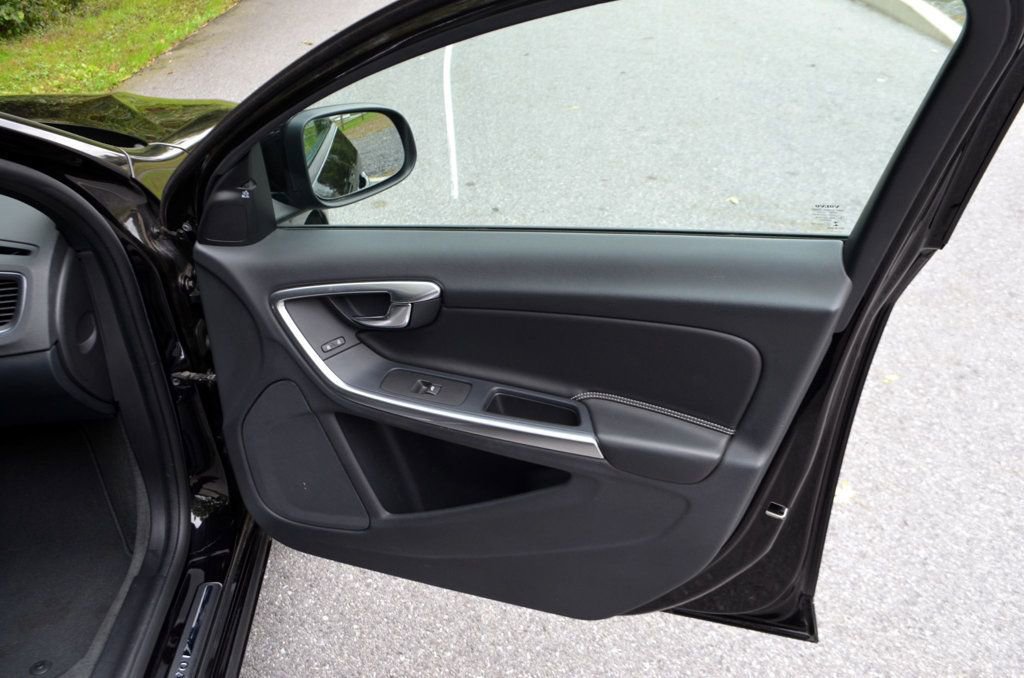 Used 2017 Volvo V60 T5 Dynamic image 21