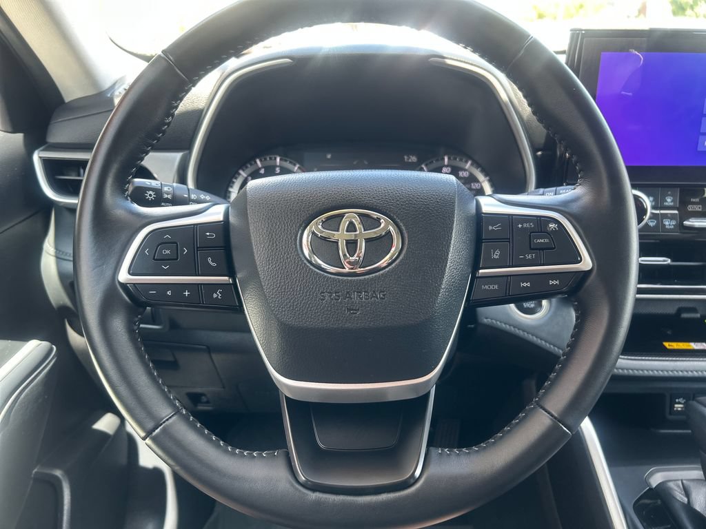 Certified 2025 Toyota Highlander XLE AWD/4WD image 15