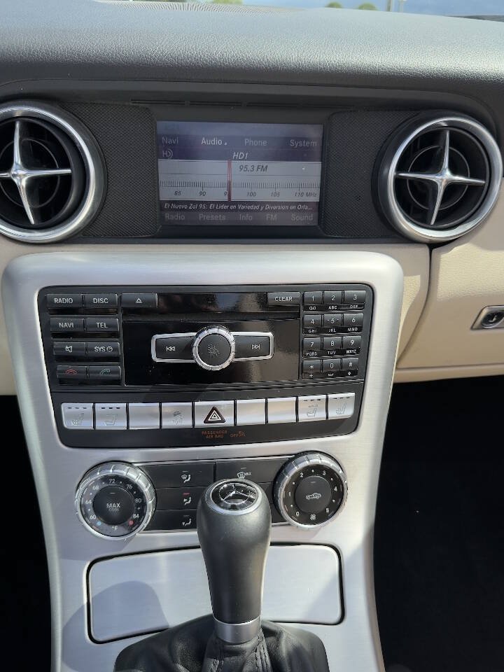 Used 2013 Mercedes-Benz SLK 250 image 15