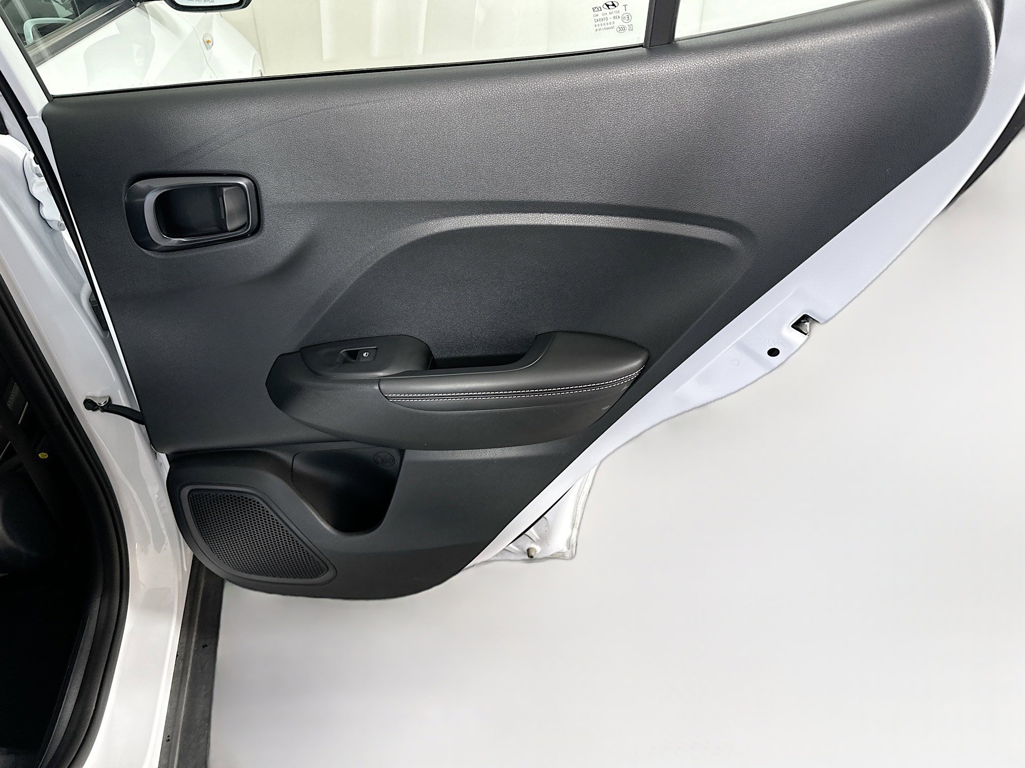 Used 2025 Hyundai Venue Limited image 29