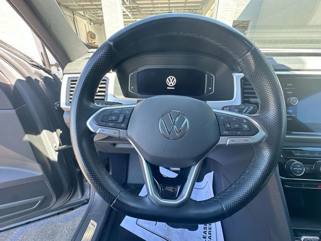 Used 2022 Volkswagen Atlas Cross Sport SEL R-Line AWD/4WD image 16