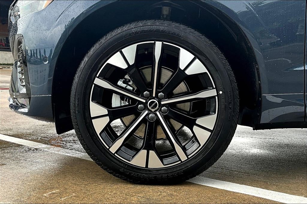 New 2026 Volvo XC60 B5 Plus w/ Protection Package Premier AWD/4WD image 30