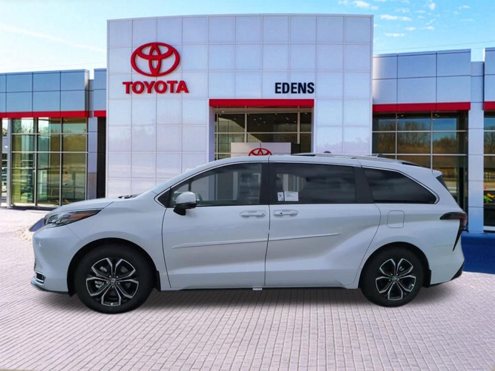 New 2026 Toyota Sienna Platinum AWD/4WD image 8