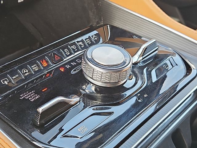 Used 2024 Jeep Grand Wagoneer Series III w/ Rear Seat Video Group 1 image 20