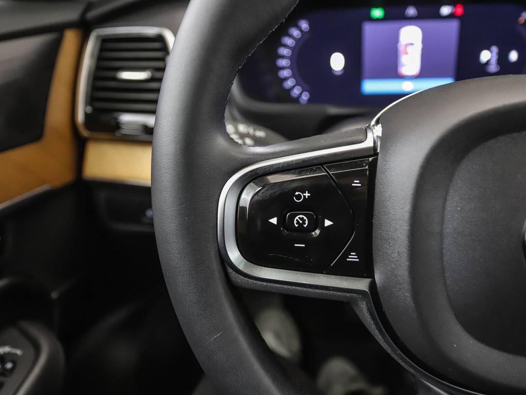 Used 2023 Volvo XC90 B5 Plus AWD/4WD image 12
