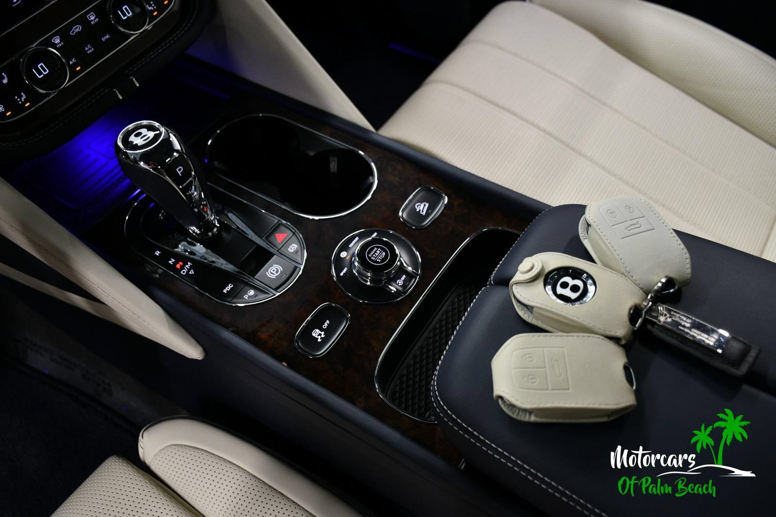 Used 2023 Bentley Bentayga AWD/4WD image 54