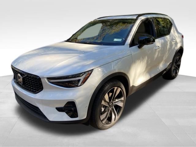 New 2026 Volvo XC40 B5 Ultra w/ Protection Package Premier image 3