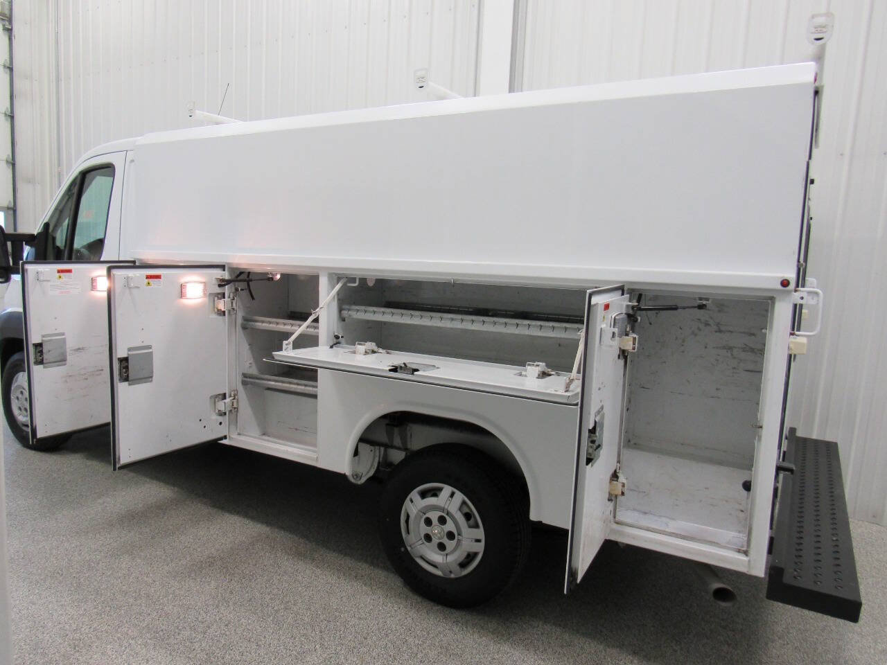 Used 2016 RAM ProMaster 2500 w/ Premium Appearance Group FWD image 21