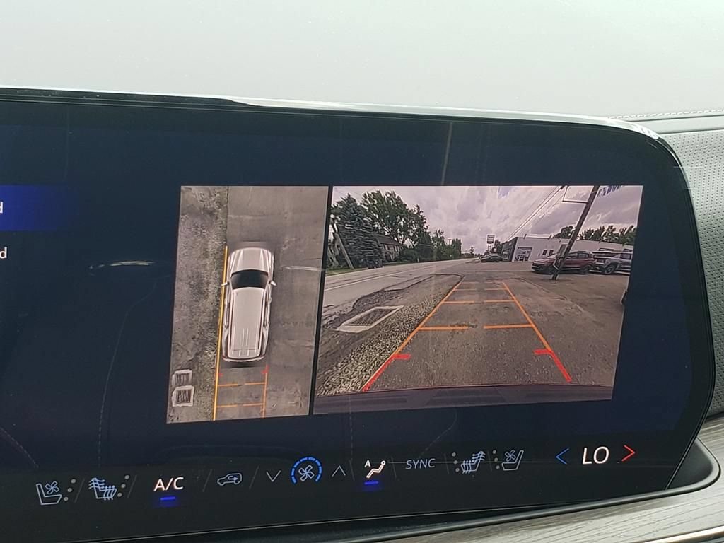 New 2026 Chevrolet Tahoe Premier w/ Sun And Tow Package AWD/4WD image 31
