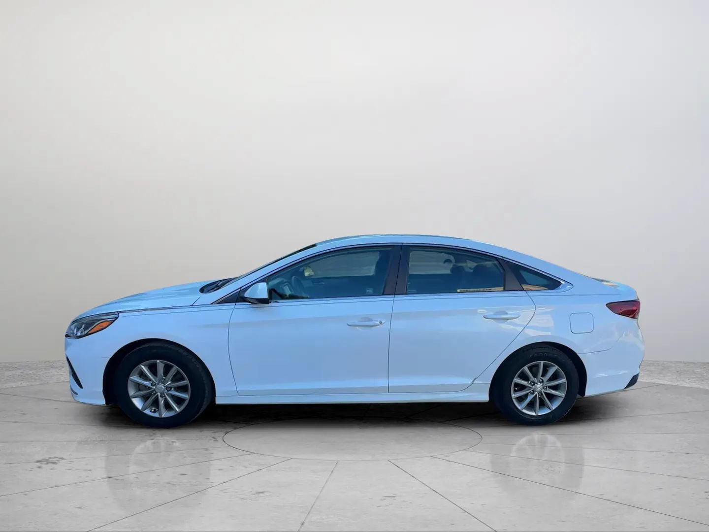 Used 2018 Hyundai Sonata SE FWD image 2
