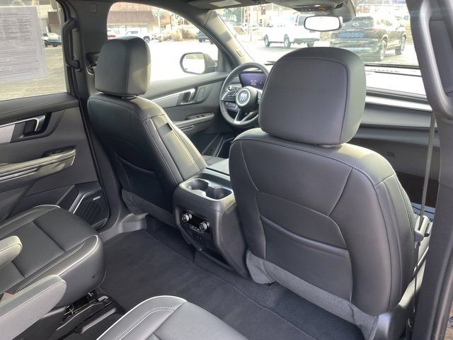 Used 2025 Buick Enclave Preferred image 37