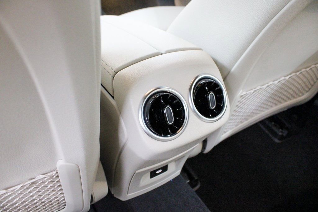 Used 2025 Mercedes-Benz CLA 250 image 5