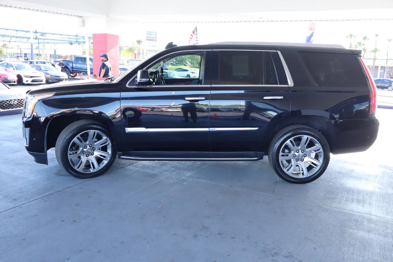 Used 2018 Cadillac Escalade Luxury RWD image 8