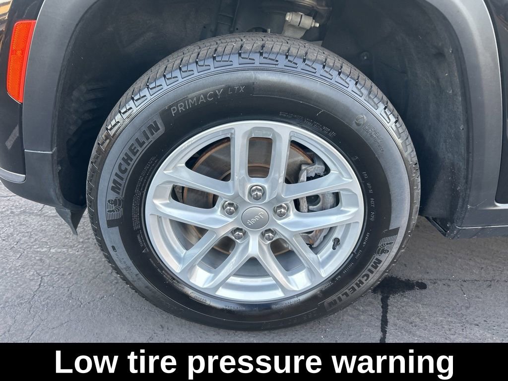 Used 2023 Jeep Grand Cherokee L Laredo image 18