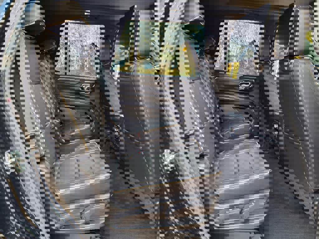 Used 2021 GMC Yukon SLT w/ SLT Luxury Plus Package image 10