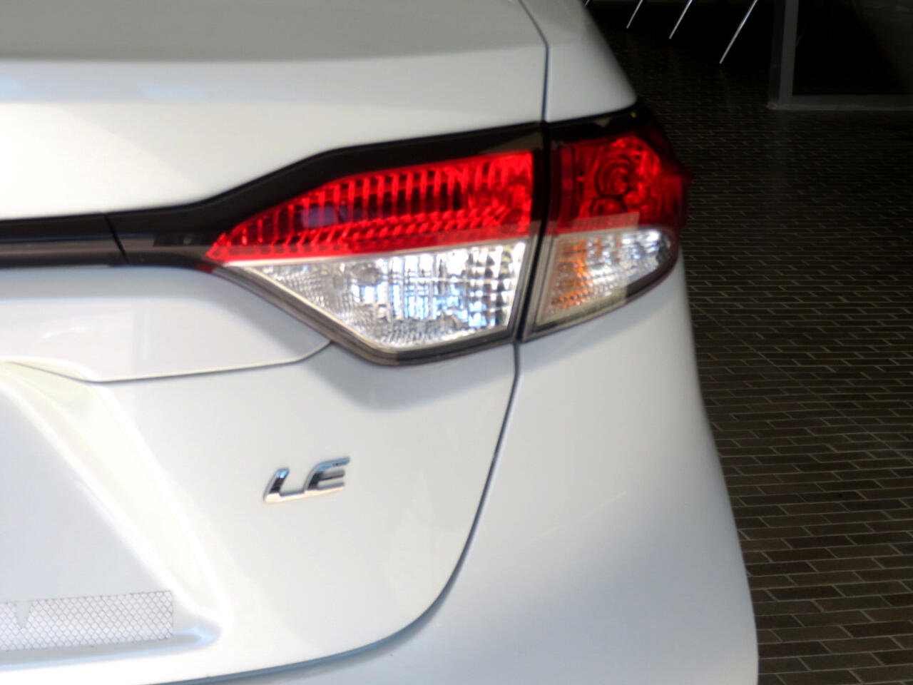 Used 2020 Toyota Corolla LE image 61
