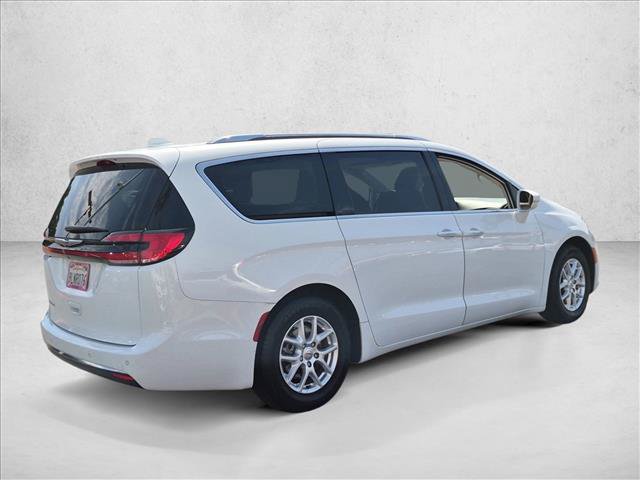 Used 2021 Chrysler Pacifica Touring-L FWD image 4