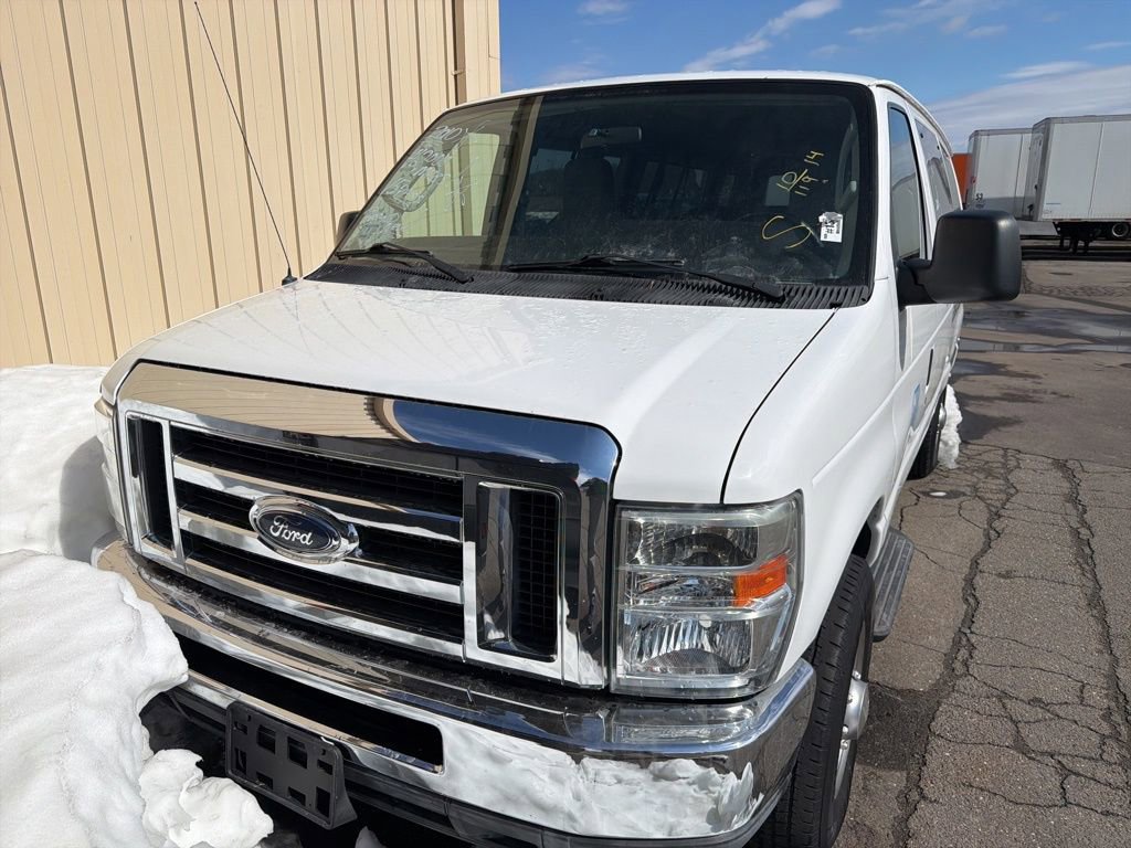 Used 2010 Ford E-350 and Econoline 350 XLT image 2