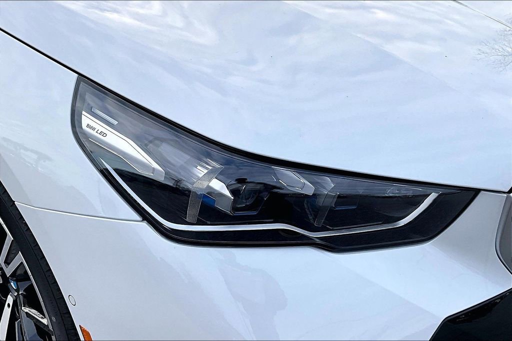 New 2026 BMW 550e xDrive image 16