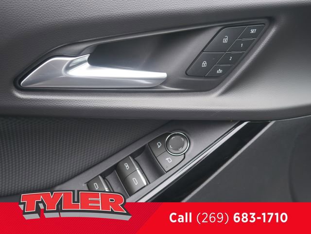 New 2026 Chevrolet Equinox RS w/ Convenience Package III AWD/4WD image 22
