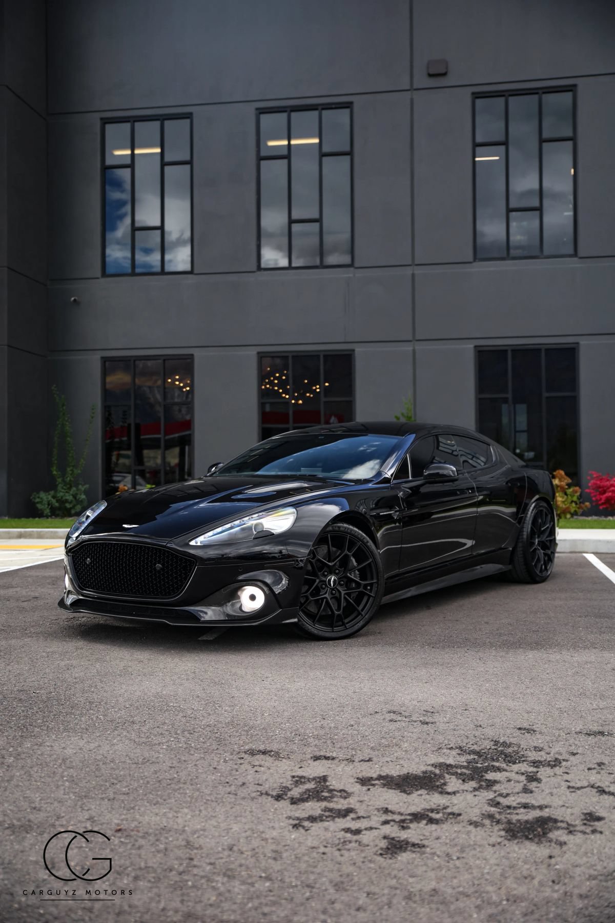 Used 2019 Aston Martin Rapide AMR RWD image 4