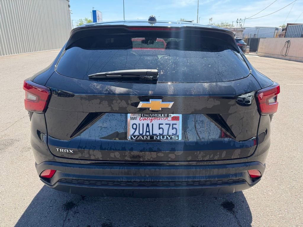 Used 2025 Chevrolet Trax LS image 4