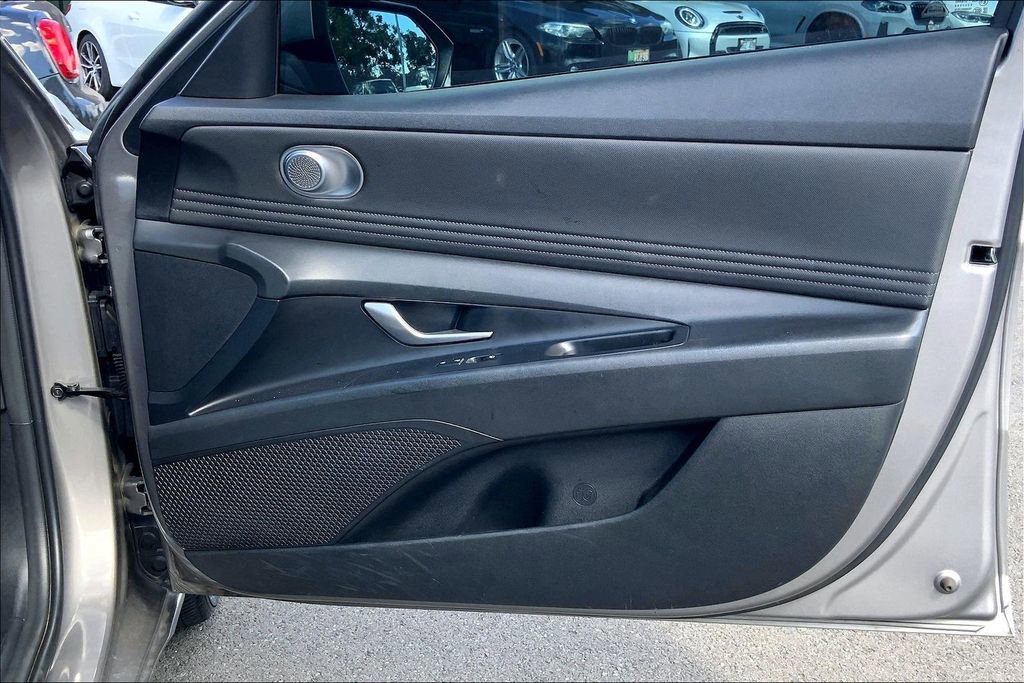 Used 2023 Hyundai Elantra SEL w/ Convenience Package image 22