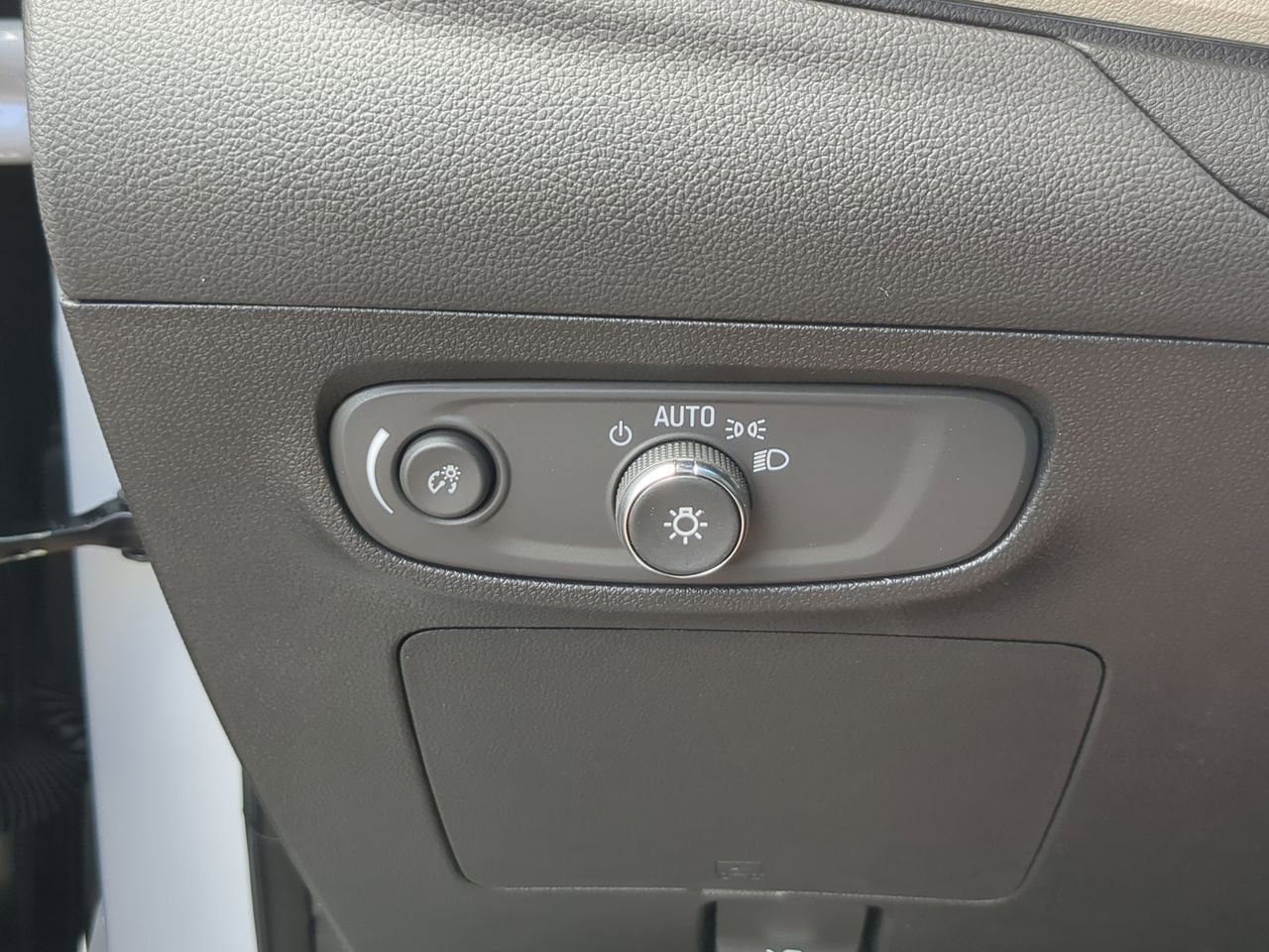 New 2026 Buick Encore GX Avenir w/ Avenir Technology Package image 17