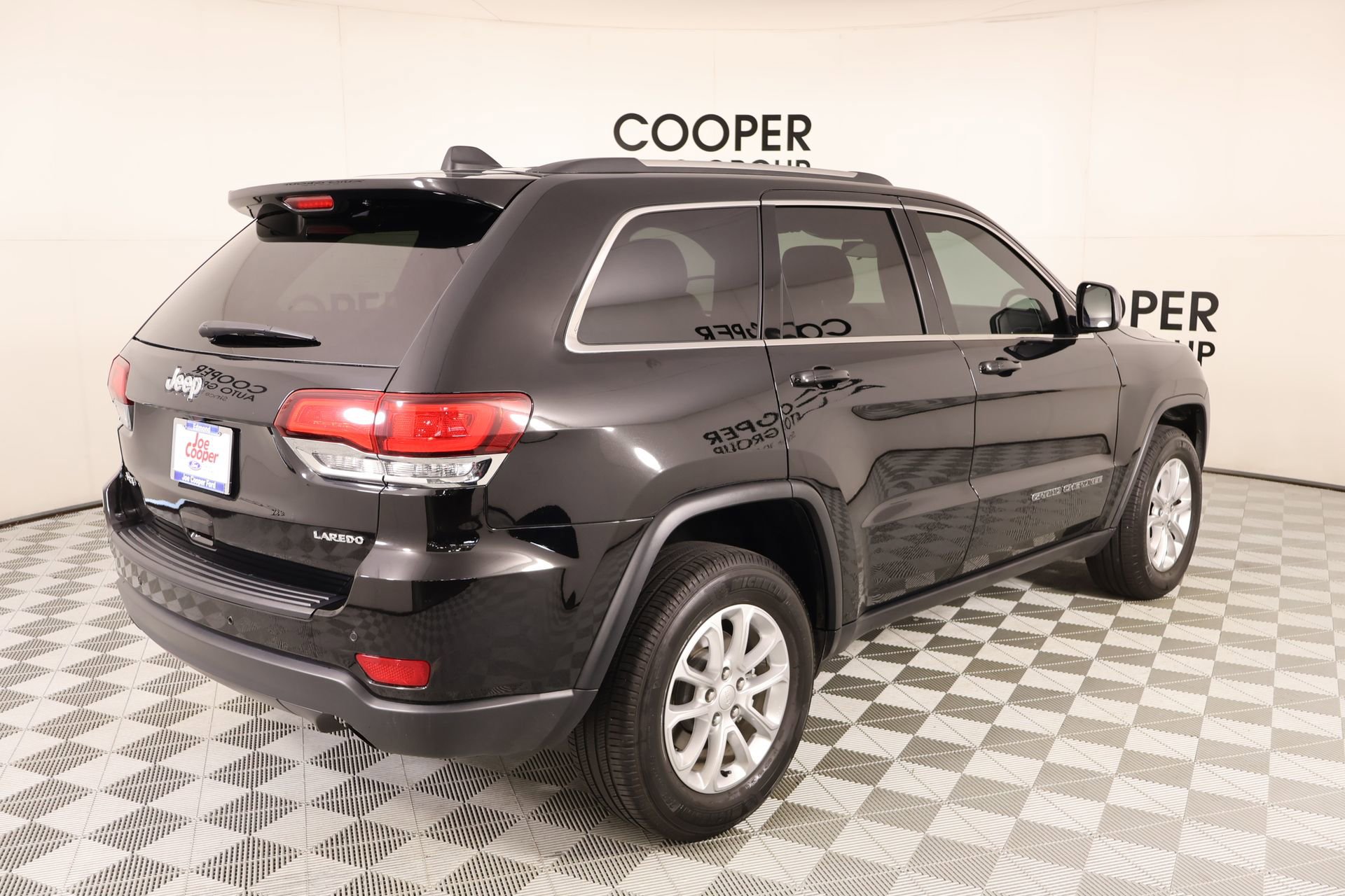 Used 2021 Jeep Grand Cherokee Laredo X AWD/4WD image 21