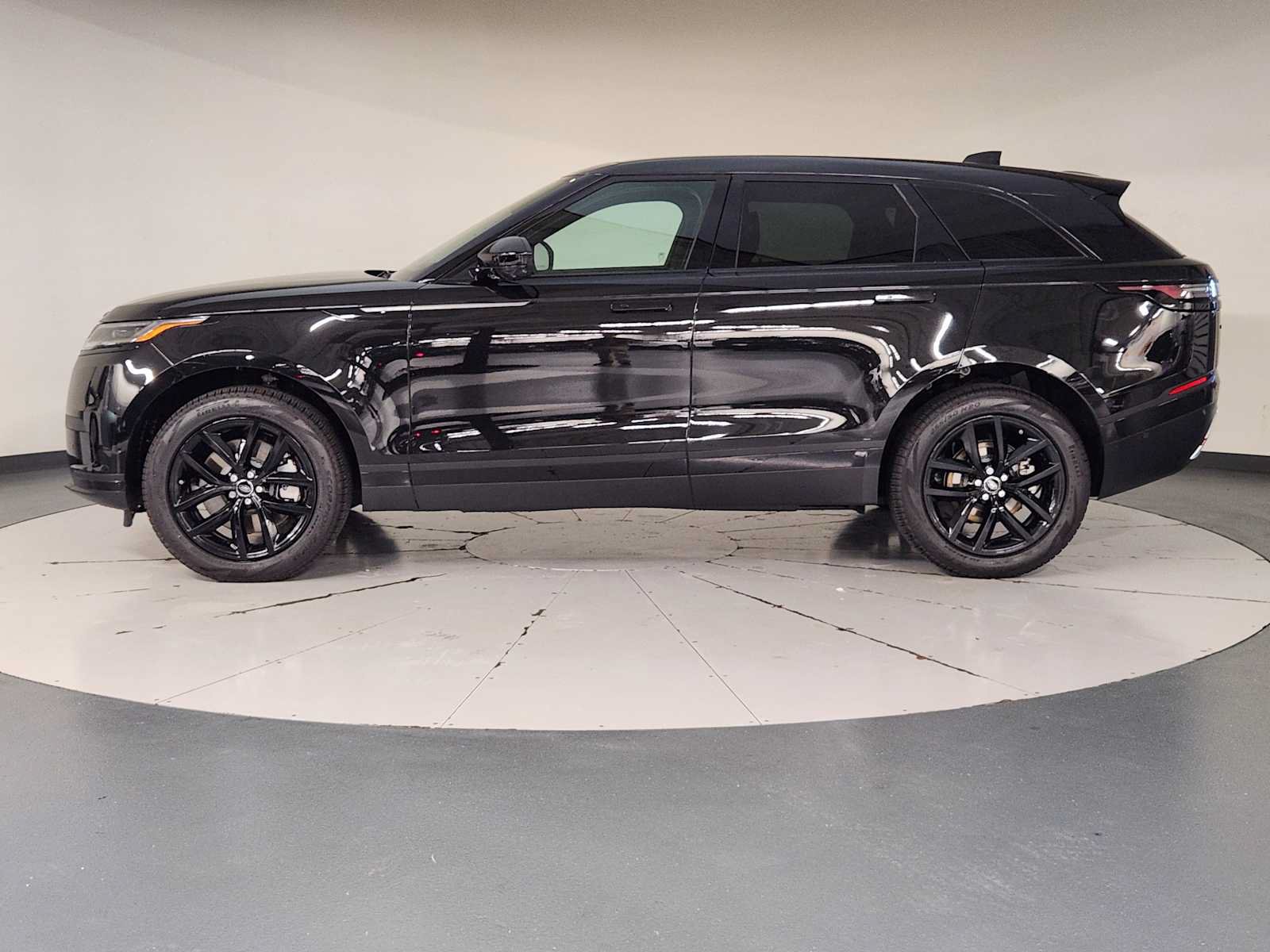 Used 2026 Land Rover Range Rover Velar S AWD/4WD image 5