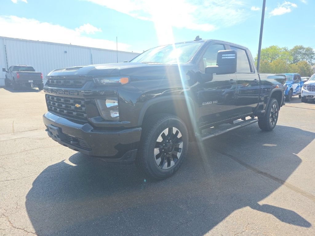 Used 2020 Chevrolet Silverado 2500 Custom w/ Custom Value Package AWD/4WD image 1