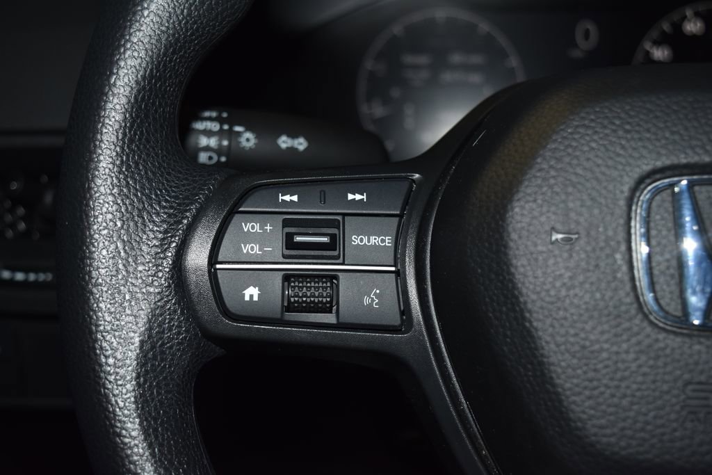 Used 2023 Honda CR-V LX image 7