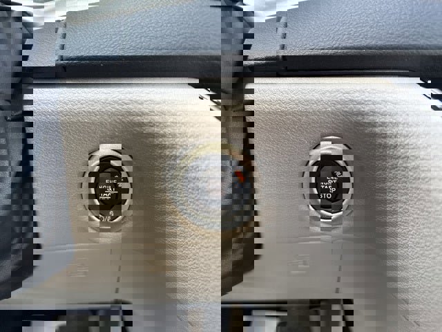 Used 2024 Chrysler Pacifica Touring-L image 35